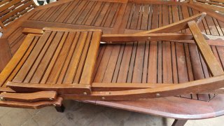Mesa y sillas de teca