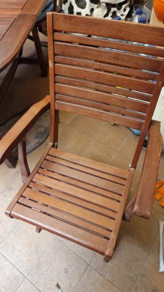 Mesa y sillas de teca