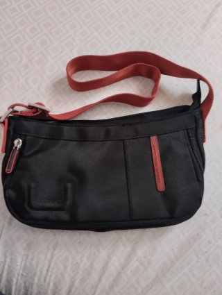 Bolso Adolfo Domínguez Negro y Rojo