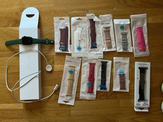 Apple Watch Series 7 41mm + 7 Correas