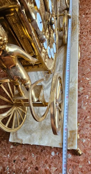Reloj de mesa carruaje con cupido y caballos