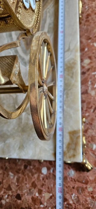 Reloj de mesa carruaje con cupido y caballos