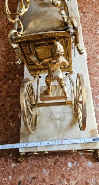 Reloj de mesa carruaje con cupido y caballos