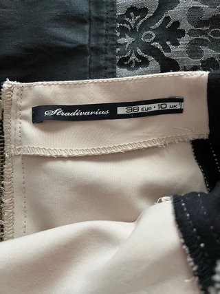 Minifalda Stradivarius Mujer Beige y Negra