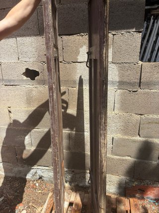 Contraventana de madera para restaurar