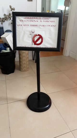 Soporte de señalización negro