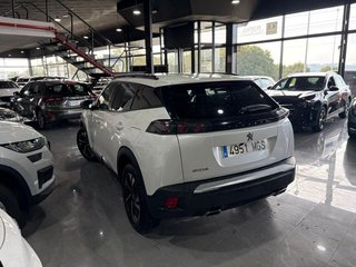 Peugeot 2008 ALLURE PACK PURETECH 130 S&S 6 VEL. MAN TAPICERÍA COZY NEGRO CON PESPUNTES EN AZUL