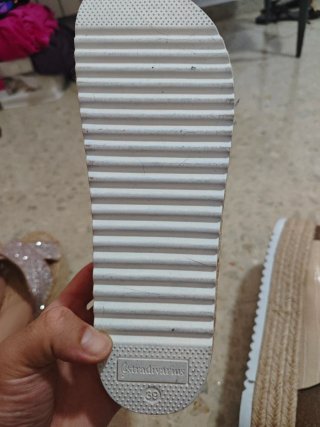 Pack Sandalias Stradivarius un par a estrenar.