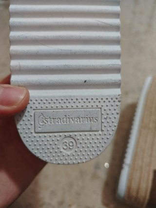 Pack Sandalias Stradivarius un par a estrenar.