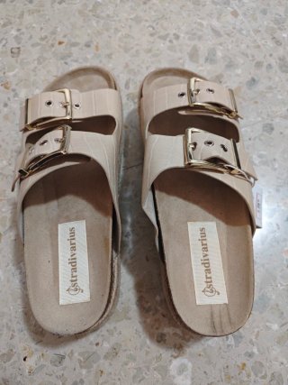 Pack Sandalias Stradivarius un par a estrenar.