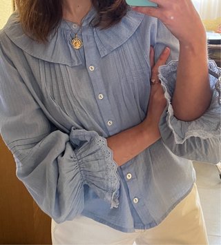 Blusa Springfield azul pastel con volantes