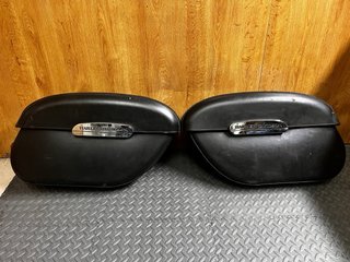 Alforjas rigidas Harley Davidson de cuero