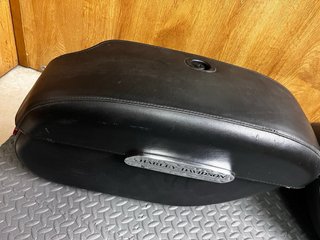 Alforjas rigidas Harley Davidson de cuero