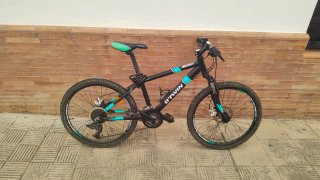 Bicicleta Infantil Btwin Negra y Azul