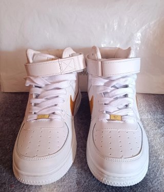 Nike Air Force 1 Talla 43 falsa