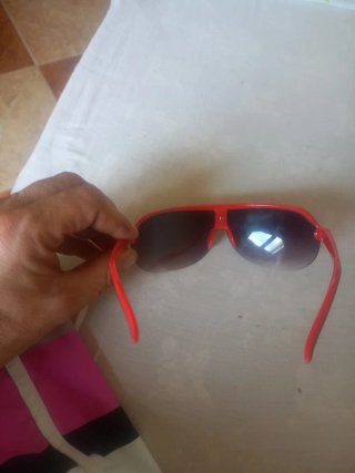 Gafas de sol Carrera negras y rojas