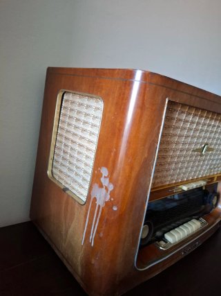 Radio antigua madera