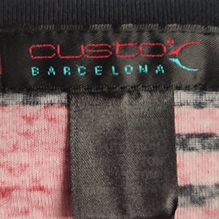 Top multicolor de Custo Barcelona. Talla S. Nuevo
