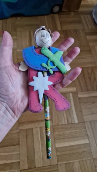 Matita decorata con lettera R