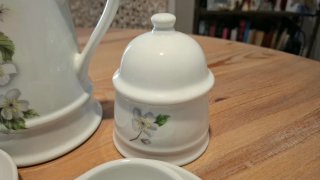 Juego de café de porcelana con flores