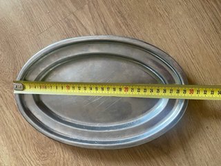 Confezione da 4 vassoi metallici (2 grandi, 2 piccoli)
