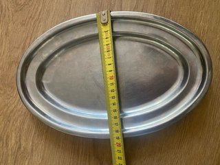 Confezione da 4 vassoi metallici (2 grandi, 2 piccoli)