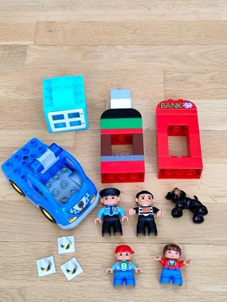 LEGO-DUPLO POLICÍA