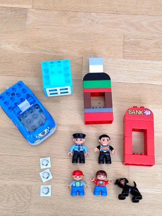 LEGO-DUPLO POLICÍA
