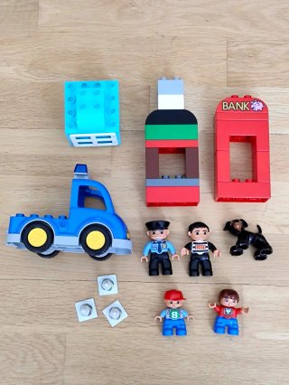 LEGO-DUPLO POLICÍA