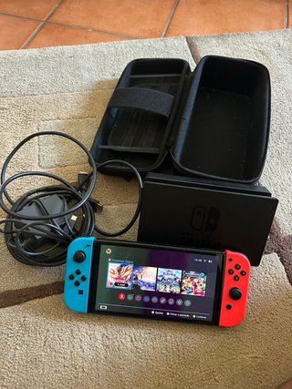 Nintendo Switch OLED com Travel Case