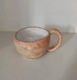 Taza artesanal cerámica beige y marrón