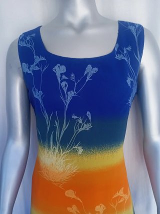 Vestido degradado floral azul y naranja