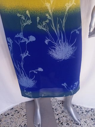 Vestido degradado floral azul y naranja