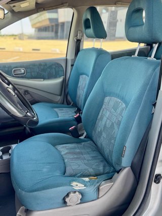 Nissan Almera 2001
