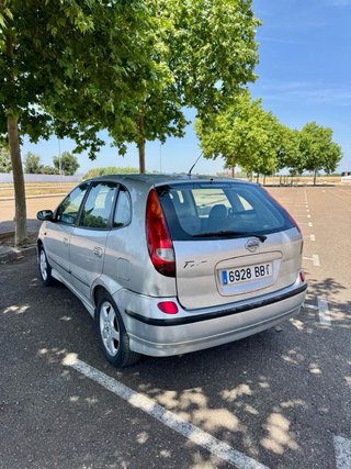 Nissan Almera 2001