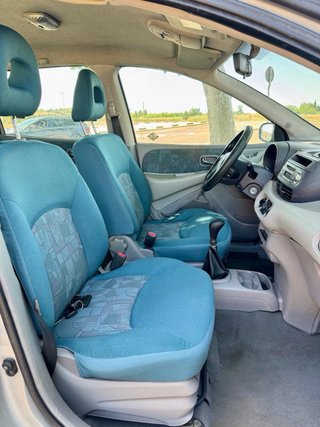 Nissan Almera 2001