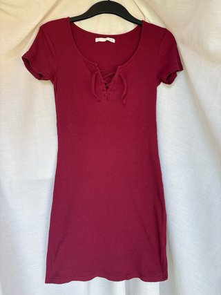 Mini vestido granate de manga corta