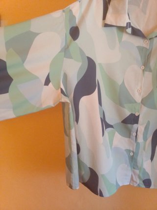 Camisa Shein Curve Talla 4XL Estampada