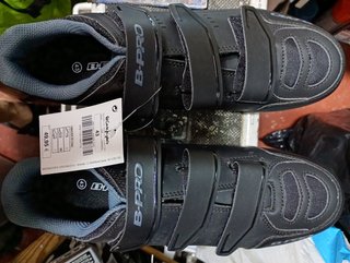 2 pares de Zapatillas Ciclismo B-Pro Talla 43.