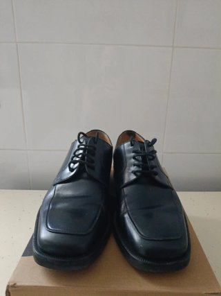 Zapatos de piel negros de hombre