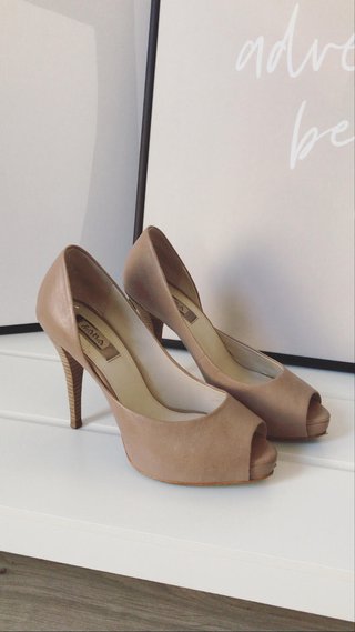 Zapatos tacón Zara beige talla 36