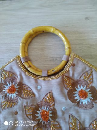 Bolso vintage beige con flores. Sin envío