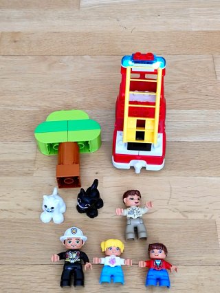 LEGO-DUPLO CAMIÓN DE BOMBEROS