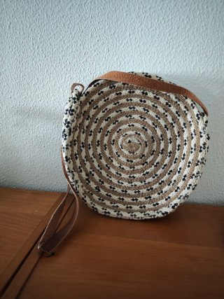Bolso de mano tejido