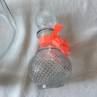 Contenitore in vetro con coperchio metallo