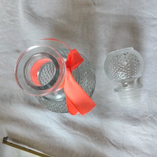 Contenitore in vetro con coperchio metallo