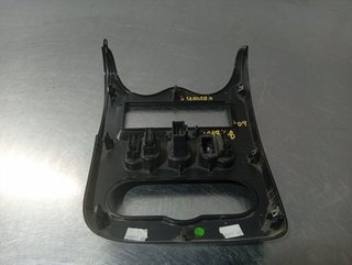 CONSOLA CENTRAL DACIA SANDERO 8200739438