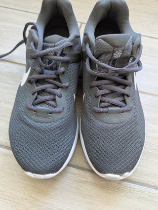 Nike Revolution 6 Gris Talla 40