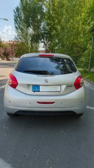 Peugeot 208 2015