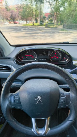 Peugeot 208 2015